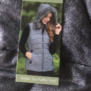 Green Tea Puffer Vest in Heather Grey Size…